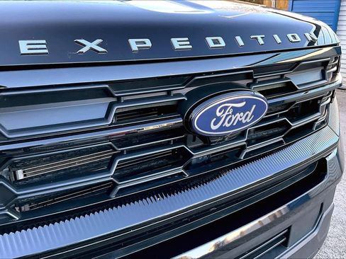 Certified 2025 Ford Expedition Active image 30
