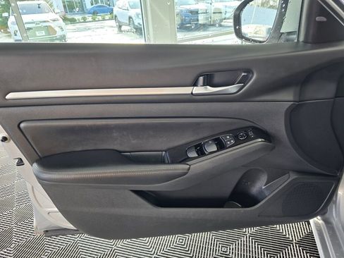 Used 2023 Nissan Altima 2.5 SV image 21