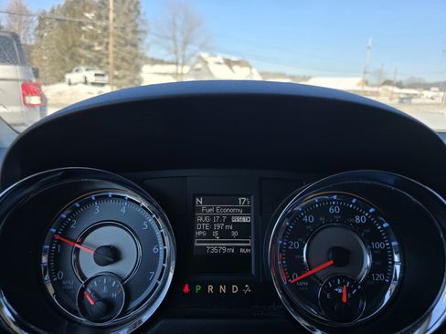 Used 2015 Chrysler Town & Country Touring w/ Driver Convenience Group image 19