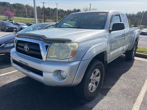 Used 2006 Toyota Tacoma 4x4 Access Cab V6 image 1
