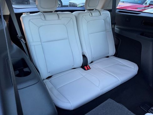 New 2026 Lincoln Aviator Reserve w/ Luxury Package image 11