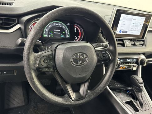 Used 2025 Toyota RAV4 XLE image 20