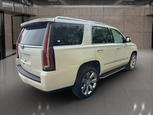 Used 2015 Cadillac Escalade Luxury image 6