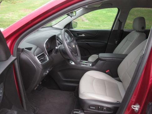 Used 2020 Chevrolet Equinox LT image 3