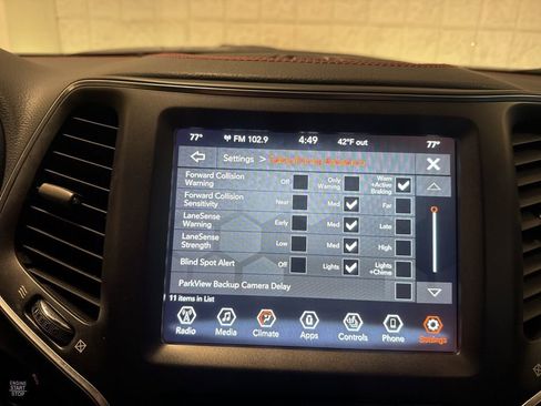 Used 2022 Jeep Cherokee Trailhawk w/ Comfort/Convenience Group image 13