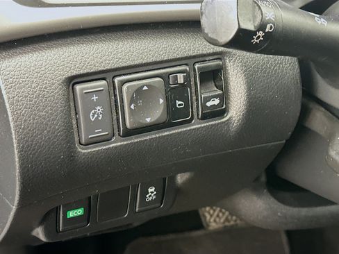 Used 2019 Nissan Sentra SV FWD image 17