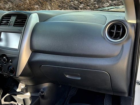 Used 2018 Nissan Versa SV image 15