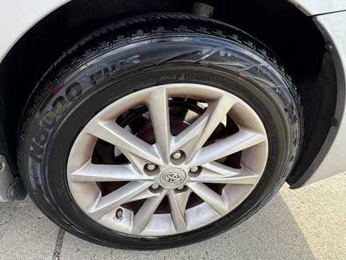 Used 2014 Toyota Prius V Five FWD image 29