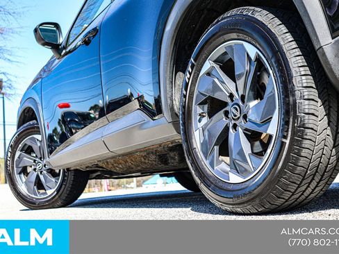 Used 2025 Nissan Rogue SV image 16