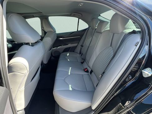 Used 2024 Toyota Camry SE w/ Convenience Package FWD image 9