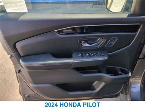 Certified 2024 Honda Pilot Touring image 12
