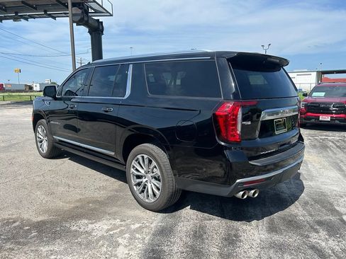Used 2023 GMC Yukon XL Denali w/ Denali Reserve Package RWD image 3