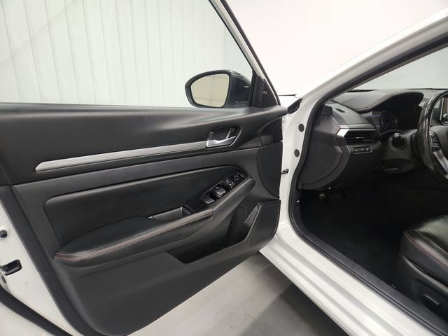 Used 2024 Nissan Altima 2.5 SR FWD image 17