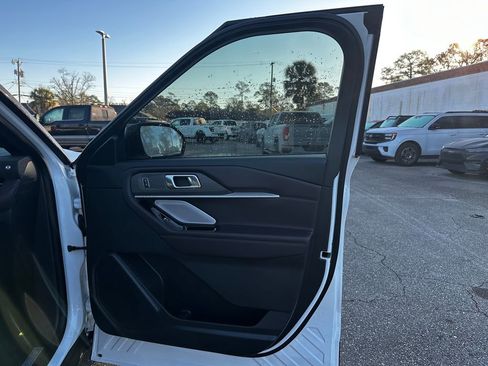 New 2026 Ford Explorer Platinum image 34