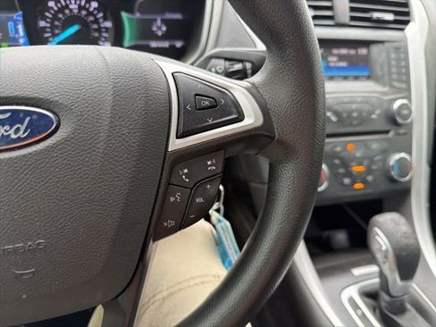 Used 2016 Ford Fusion SE image 36