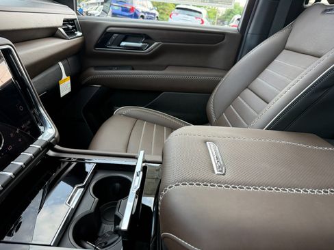New 2026 GMC Yukon XL Denali Ultimate AWD/4WD image 35
