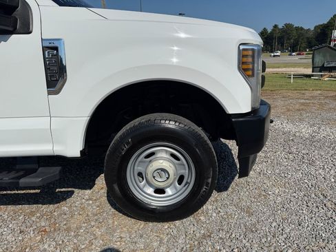 Used 2019 Ford F250 XL w/ Power Equipment Group AWD/4WD image 7