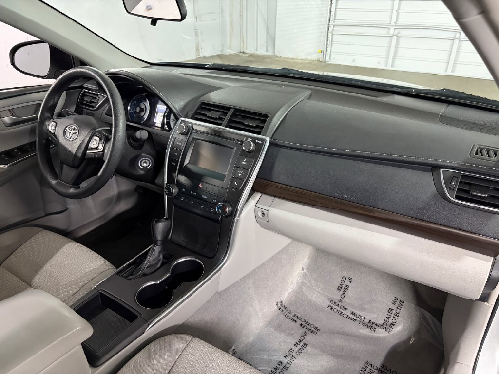 Used 2016 Toyota Camry LE FWD image 40