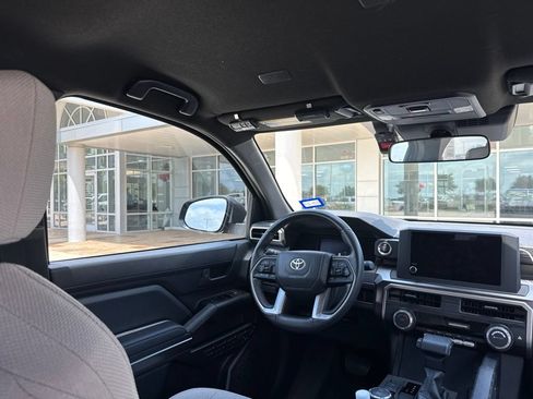 Used 2025 Toyota 4Runner SR5 AWD/4WD image 24