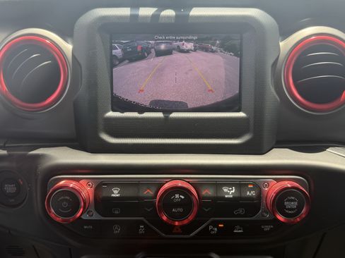 Used 2022 Jeep Wrangler Sport AWD/4WD image 26