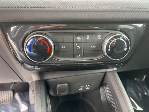 Used 2025 Chevrolet TrailBlazer LT image 25