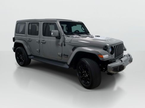Used 2022 Jeep Wrangler Unlimited Sahara AWD/4WD image 7
