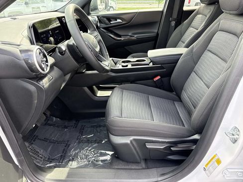 New 2026 Chevrolet Equinox LT AWD/4WD image 9