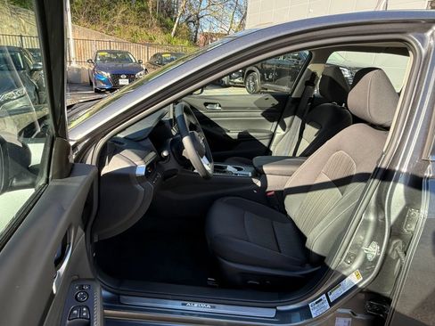 Used 2025 Nissan Altima 2.5 SV w/ SV Special Edition Package AWD/4WD image 17