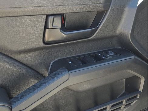 Used 2025 Toyota Tacoma SR5 image 21