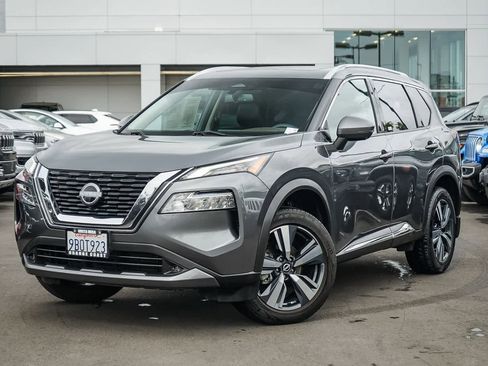 Used 2022 Nissan Rogue SL image 1
