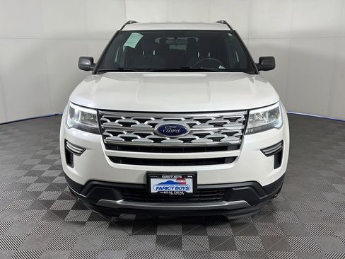 Used 2018 Ford Explorer XLT image 4