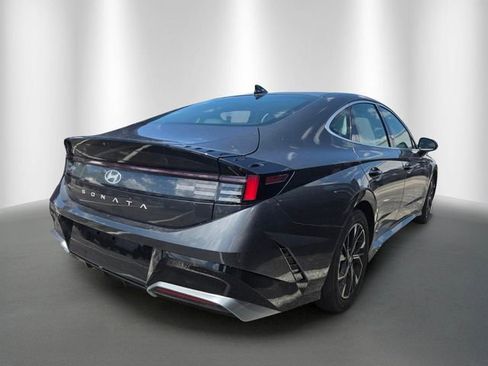 Used 2025 Hyundai Sonata SEL FWD image 4