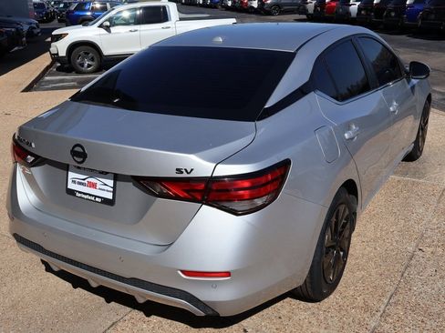 Used 2022 Nissan Sentra SV image 6