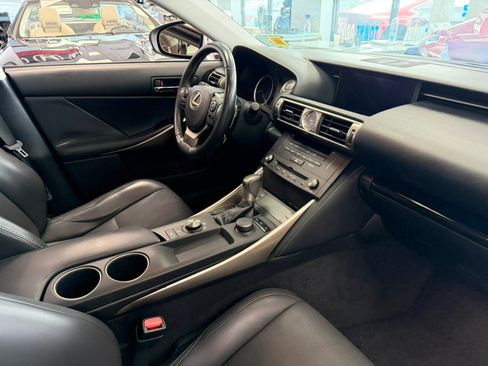 Used 2015 Lexus IS 250 w/ Premium Package RWD image 34