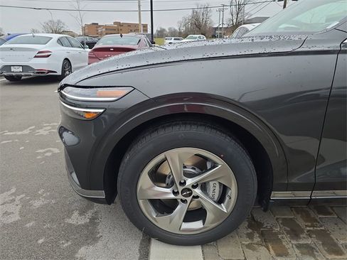 New 2026 Genesis GV70 2.5T image 10