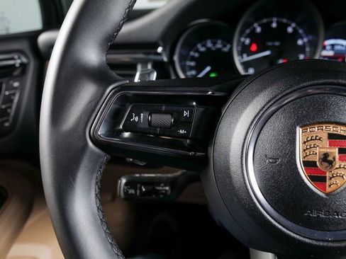 Certified 2025 Porsche Macan image 22