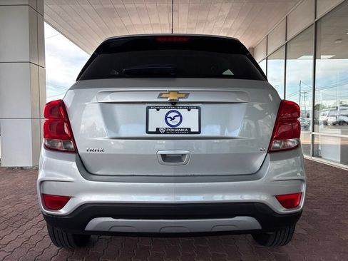Used 2020 Chevrolet Trax LT w/ LT Convenience Package FWD image 9