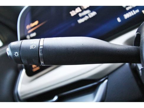 Used 2024 Cadillac XT4 Luxury w/ Cold Weather Package image 17