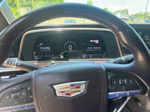 Used 2021 Cadillac Escalade Sport Platinum w/ LPO, ONYX Package AWD/4WD image 4