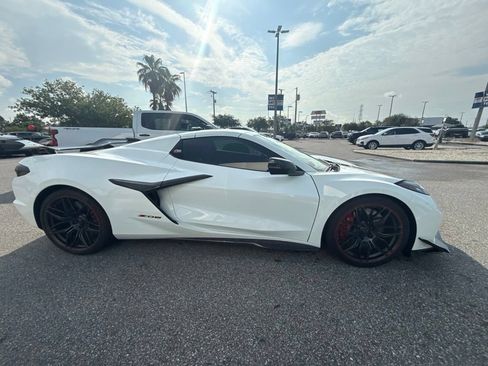 Used 2025 Chevrolet Corvette Z06 w/ Z07 Performance Package RWD image 4