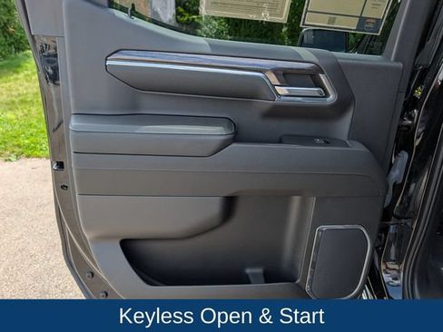 Used 2023 Chevrolet Silverado 1500 LTZ AWD/4WD image 36