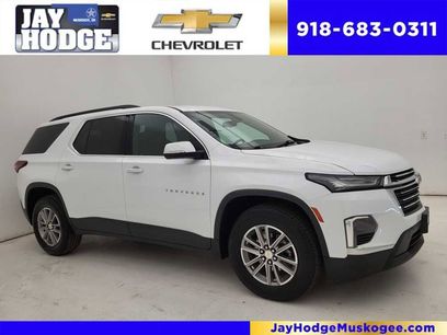 Used 2023 Chevrolet Traverse LT