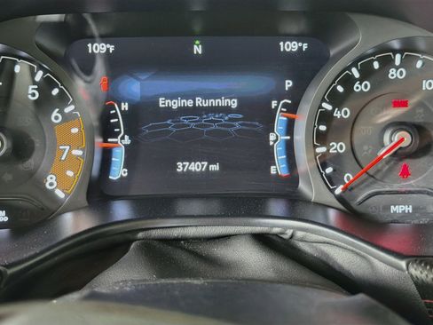 Used 2025 Jeep Compass Trailhawk AWD/4WD image 19