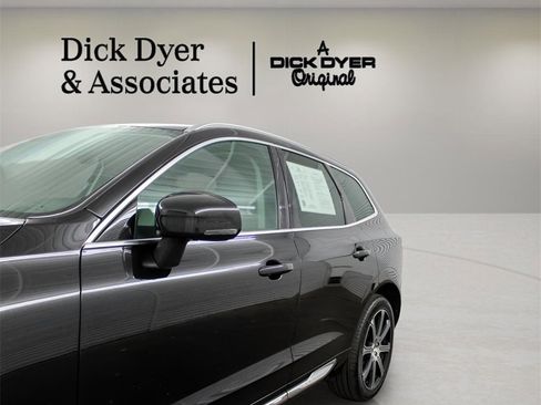 Certified 2021 Volvo XC60 T5 Inscription w/ Advanced Package image 3