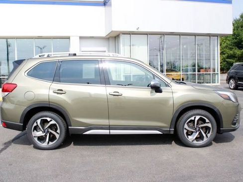 Used 2024 Subaru Forester Touring w/ Pop Package 2 AWD/4WD image 2
