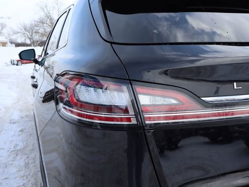 Used 2021 Lincoln Nautilus Reserve w/ Monochromatic Package image 31