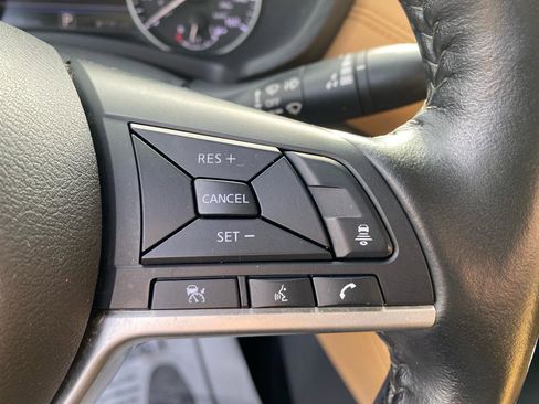 Used 2022 Nissan Sentra SV w/ SV Premium Package image 15