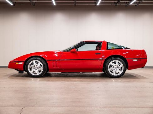 Used 1990 Chevrolet Corvette ZR-1 RWD image 2