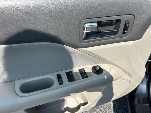 Used 2010 Ford Fusion SE image 13