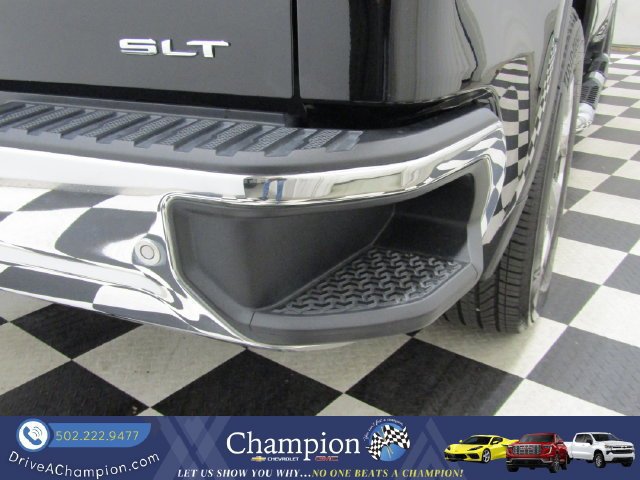 Used 2022 GMC Sierra 1500 SLT w/ SLT Premium Plus Package AWD/4WD image 17